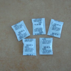 軒易干燥劑提供廈門范圍內(nèi)優(yōu)惠的硅膠干燥劑，干燥劑有毒嗎